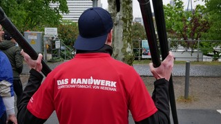 P1000485.rotesShirt.JPG